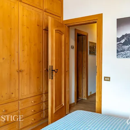 Dolympic View Cortina 公寓